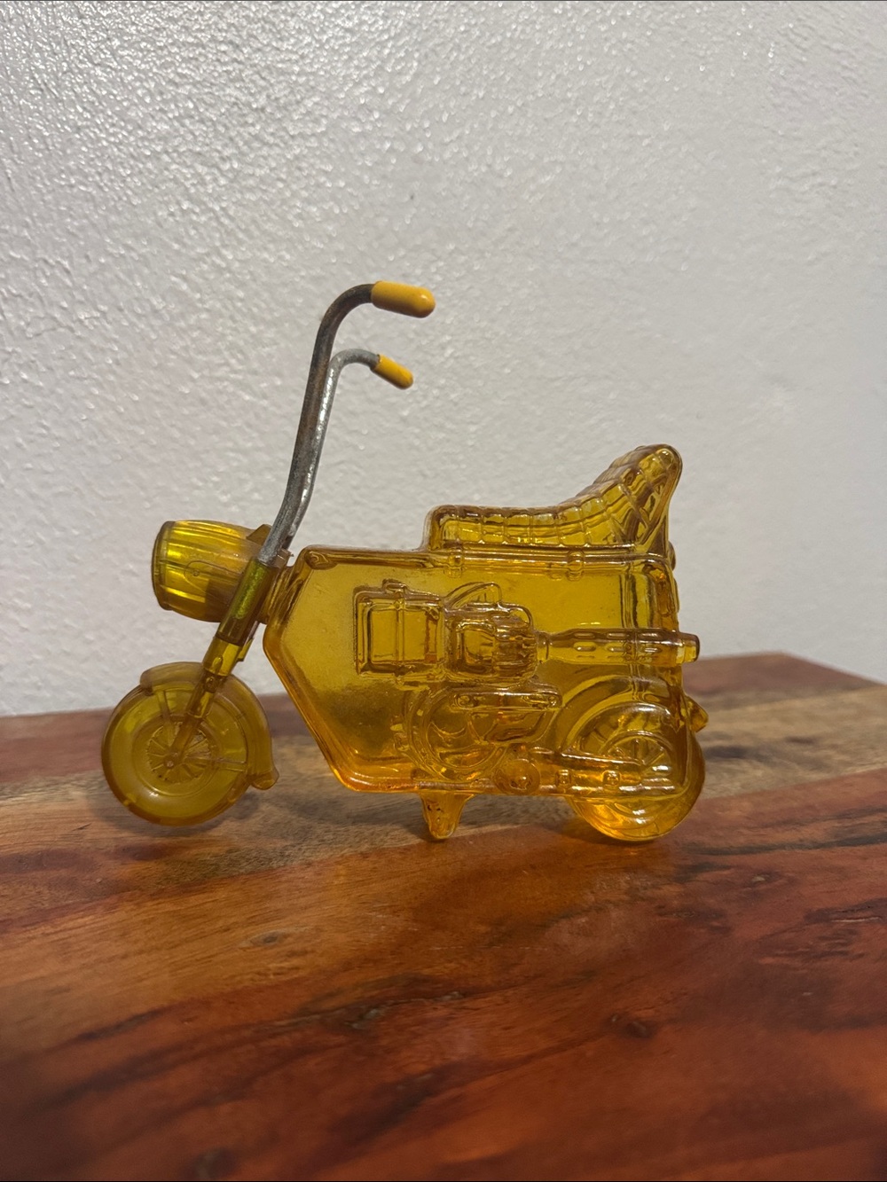 Vintage Avon Mini Bike Amber Glass Bottle Full 1970s Motorcycle Decanter Cologne - Picture 3 of 8